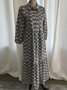 Tahari Black & White Patterned Shirt Dress